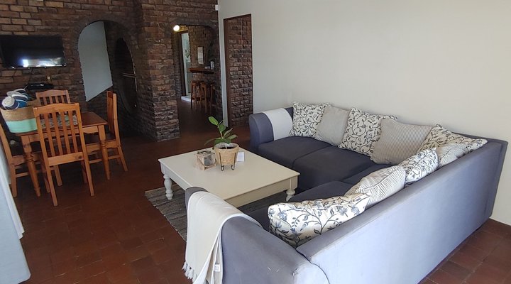 THE BOAT HOUSE, 53 Nkwazi drive.