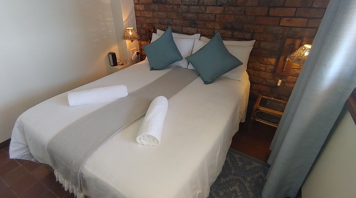 THE BOAT HOUSE, 53 Nkwazi drive.