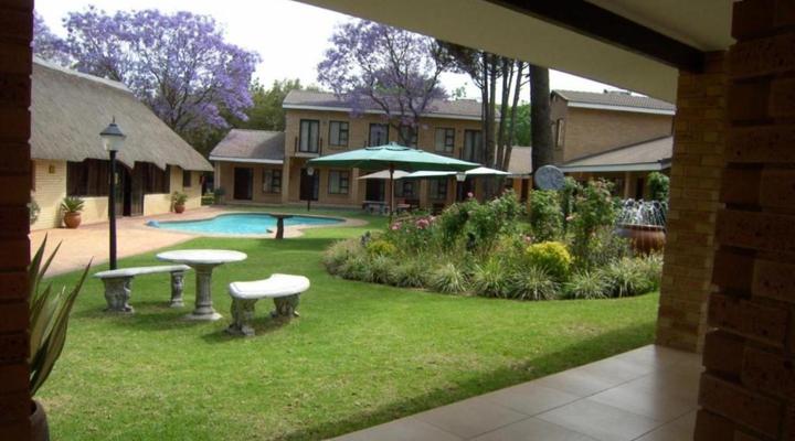 Hoyohoyo Chartwell Lodge