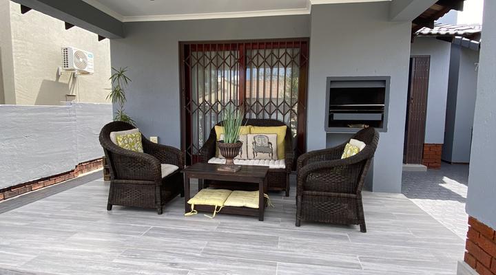 Lee’s Lux Apartment