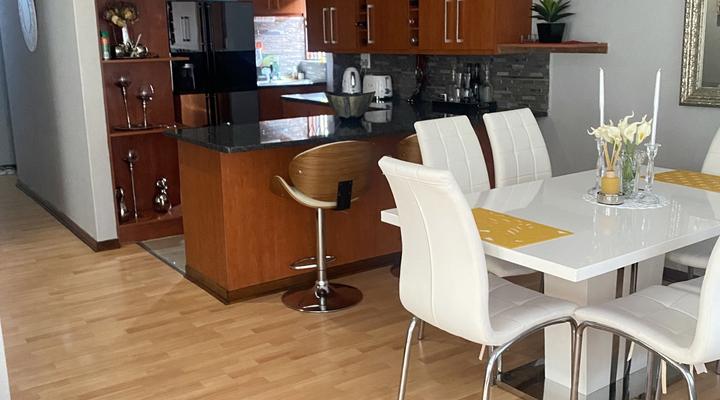 Lee’s Lux Apartment