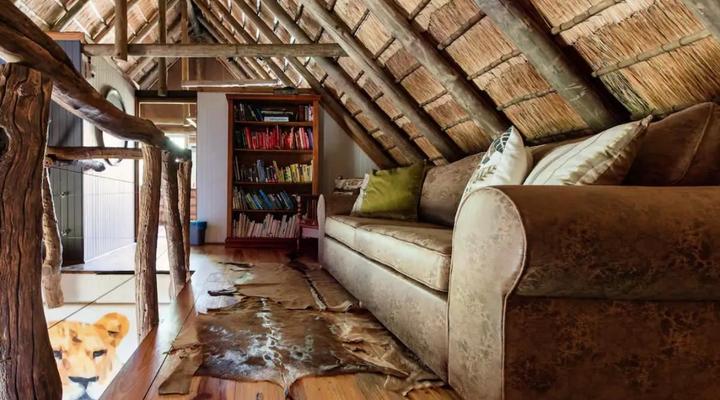 Mountain Canadian Log Home