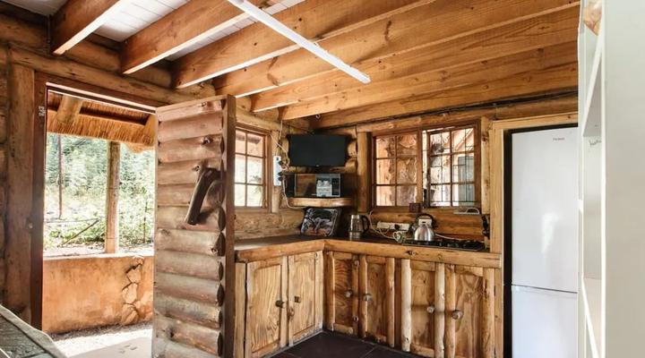 Mountain Canadian Log Home