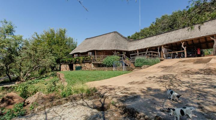 Mountain Canadian Log Home