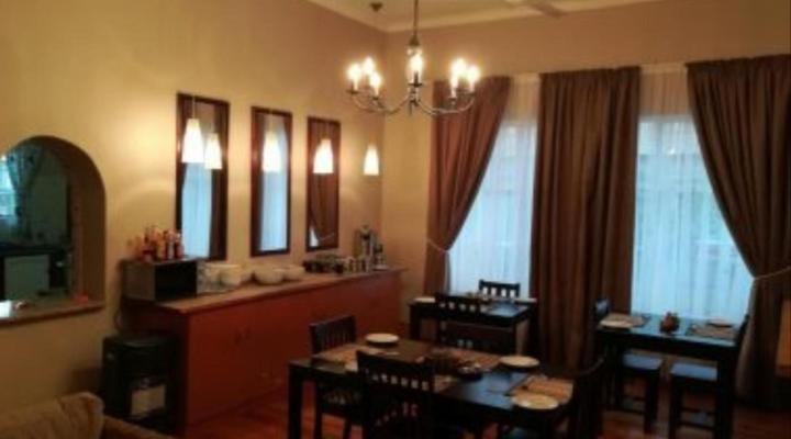 Tranquil House B&B @ 1 College Avenue