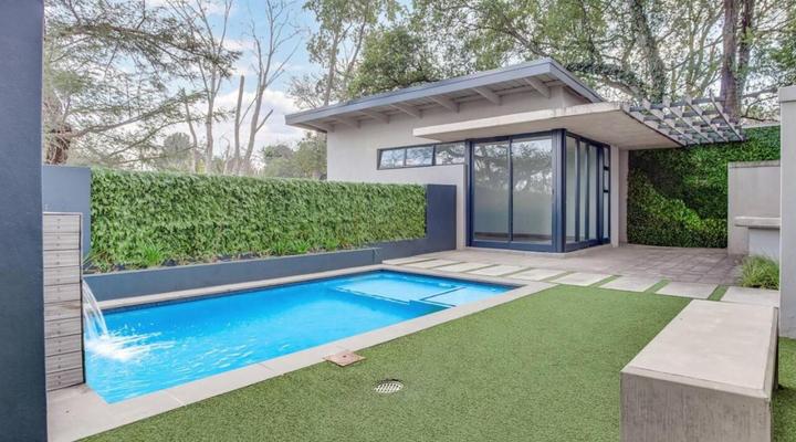 Urban Oasis Apartments @ the Galleries