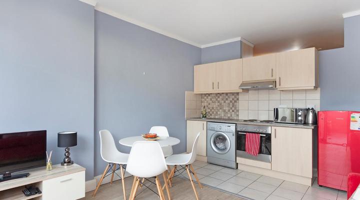 Awesome Stays 815 Four Seasons