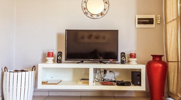 Elegant Wild Olive Apartment at Grove Mall