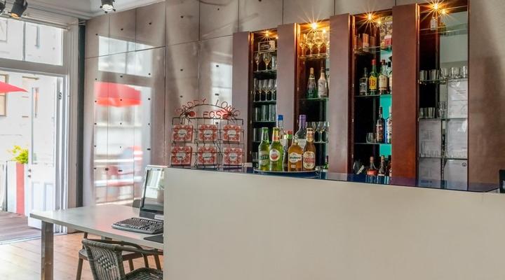 Daddy Long Legs Art Hotel