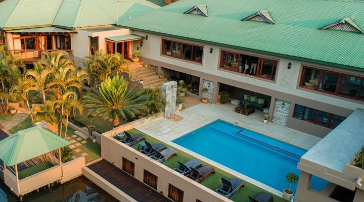 Bambuu Lakeside Lodge