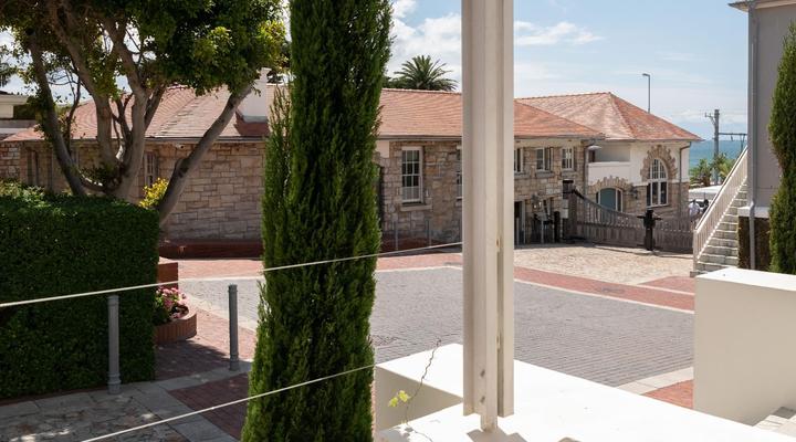 The Majestic Apartment