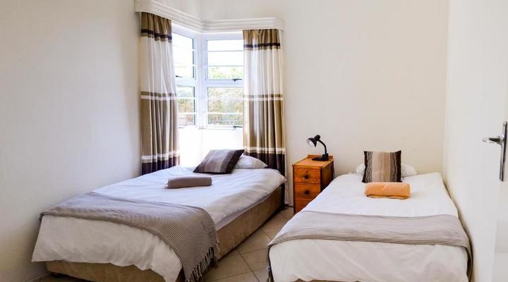 Sundaze Riverside House - Colchester