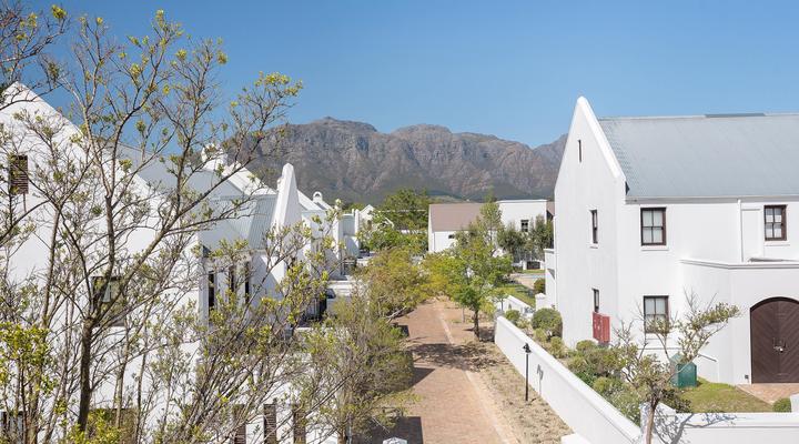 Winelands Golf Lodges 39 by HostAgents