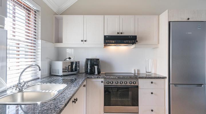 Winelands Golf Lodges 39 by HostAgents