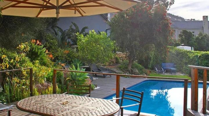 Cape Paradise Lodge and Apartments