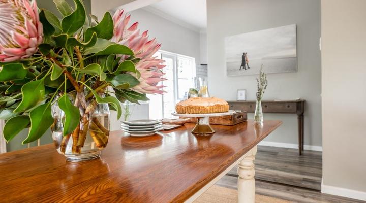 Corner House Residence