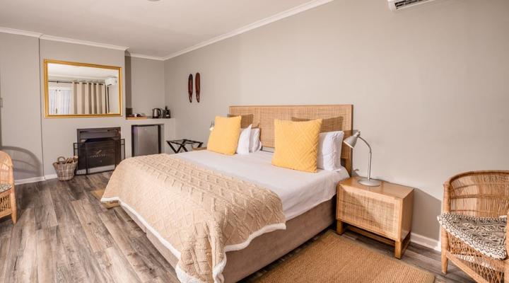 Corner House Residence