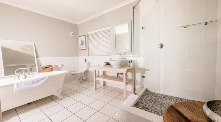 Corner House Residence