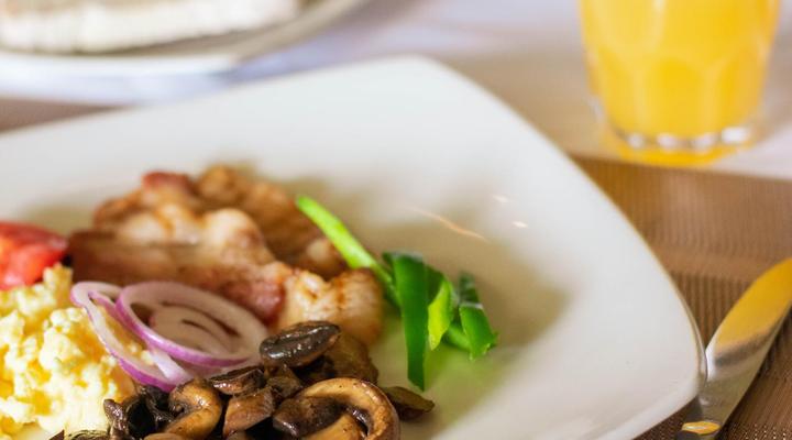 Bakenskraal Ostrich Palace