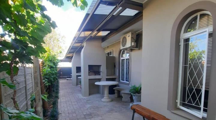 Alucarni Guest House