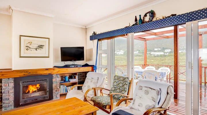 Tobie, Sea and Mountain Views