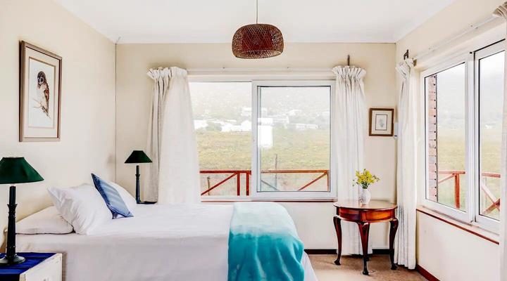 Tobie, Sea and Mountain Views