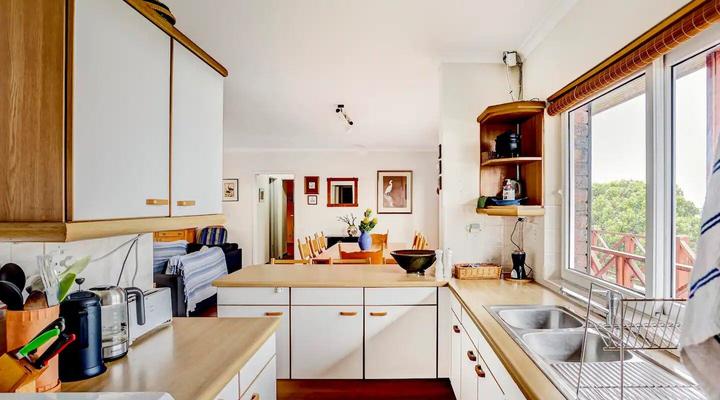 Tobie, Sea and Mountain Views