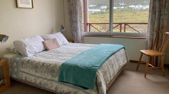 Tobie, Sea and Mountain Views