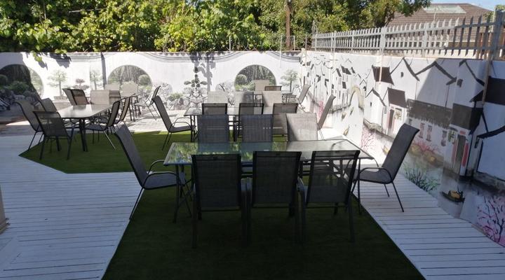 Two Lions Guesthouse