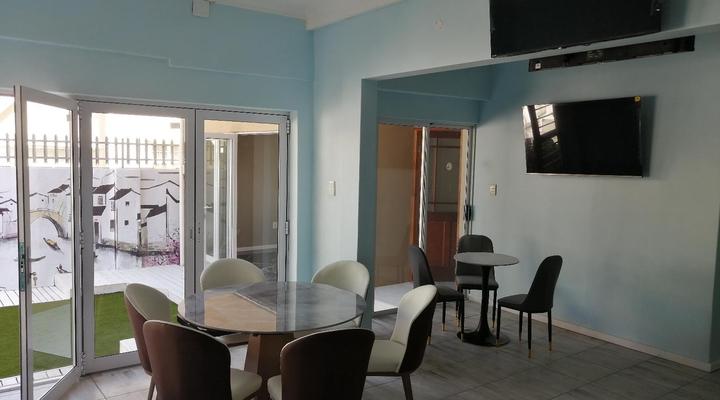 Two Lions Guesthouse