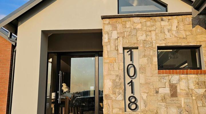 Out of Bounds - Highland Gate 1018