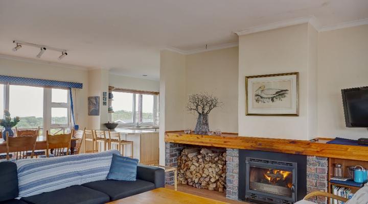 Tobie, Sea and Mountain Views