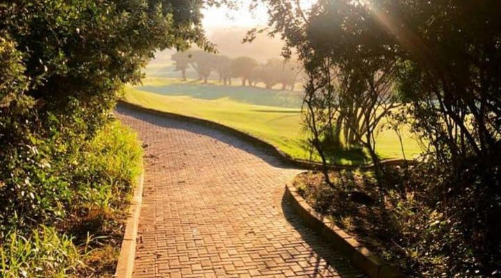 Fourteenth Green Guest Lodge