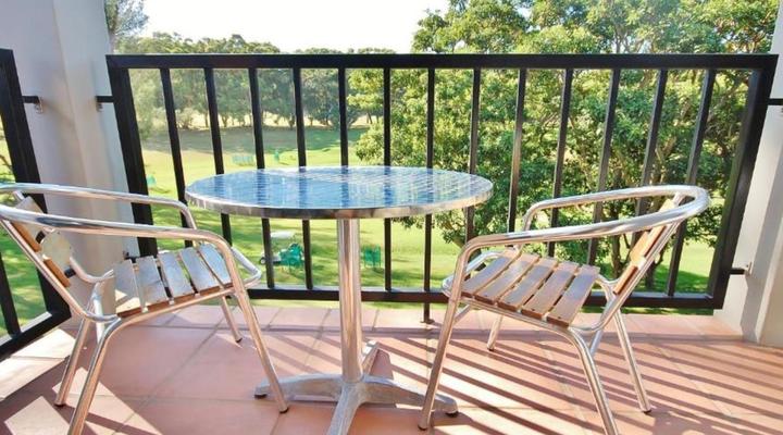 Fourteenth Green Guest Lodge