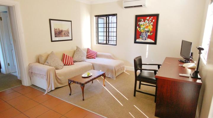 Fourteenth Green Guest Lodge