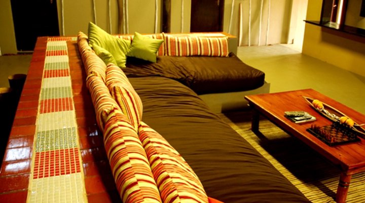 Red Ivory Backpackers