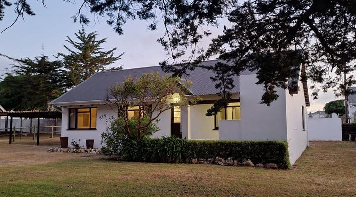 Big Cob Self-Catering Chalets 