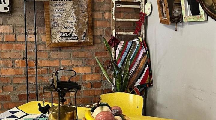 Suzie's Coffee Shop Bed & Breakfast