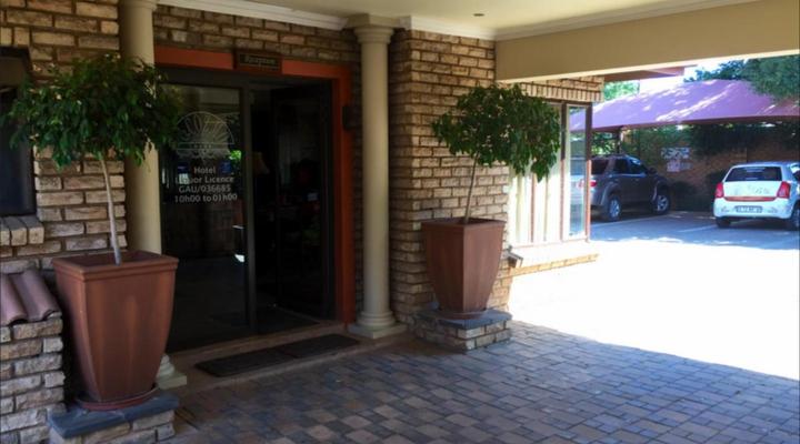 Le Cozmo Guest House