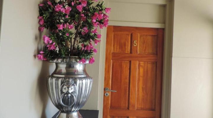 Vredenburg Boutique Lodge