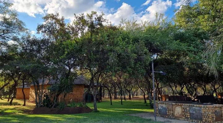 Unathi Game Lodge