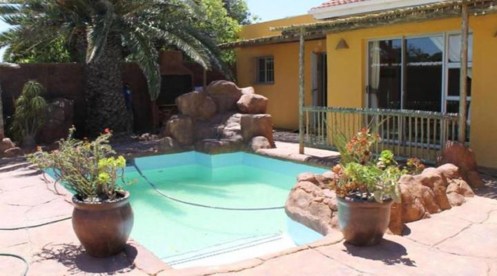 Flintstones Guest House Cape Town