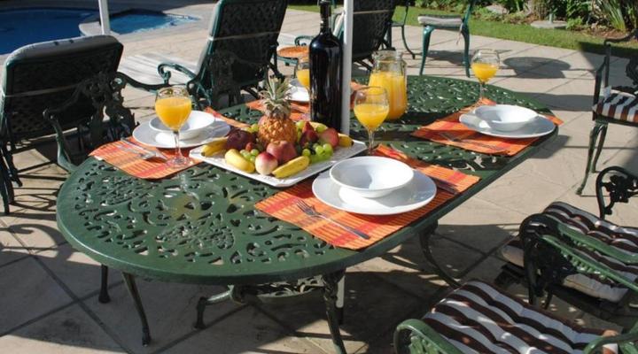 6 On Morris Guest Lodge