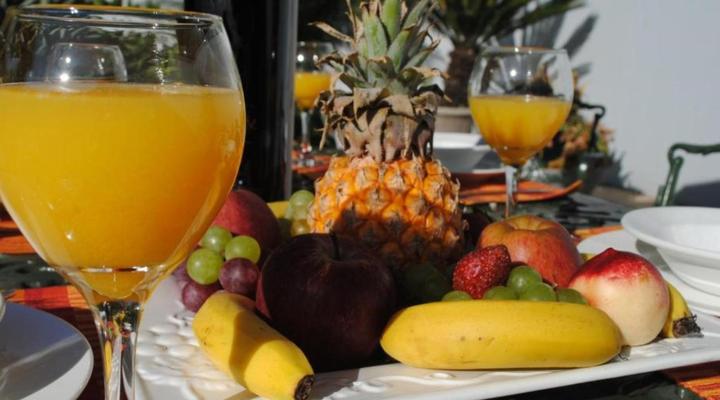 6 On Morris Guest Lodge