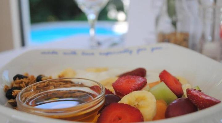 6 On Morris Guest Lodge