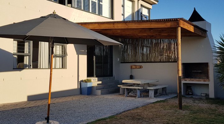 Friends - Three-Bedroom Private Apartment