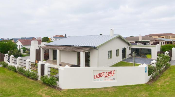 Land's Edge Struisbaai