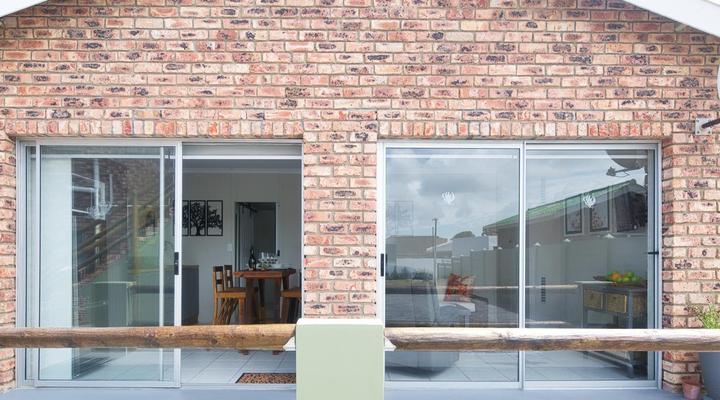 Land's Edge Struisbaai