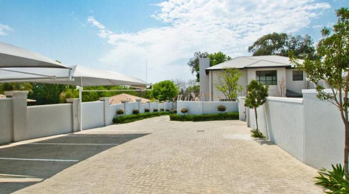 Kent Manor Guest Suites