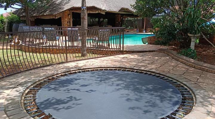 Clyde's on Dale Guest House